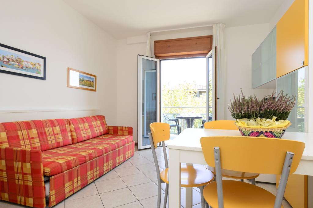 Sunbeach Apartments Lignano Sabbiadoro Exterior foto